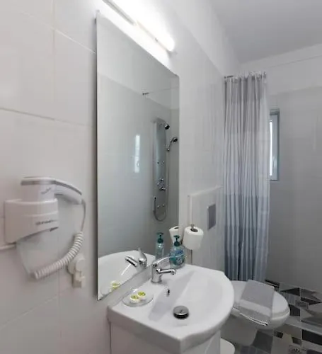 όμορφο στούντιο στο κέντρο της πόλης. *